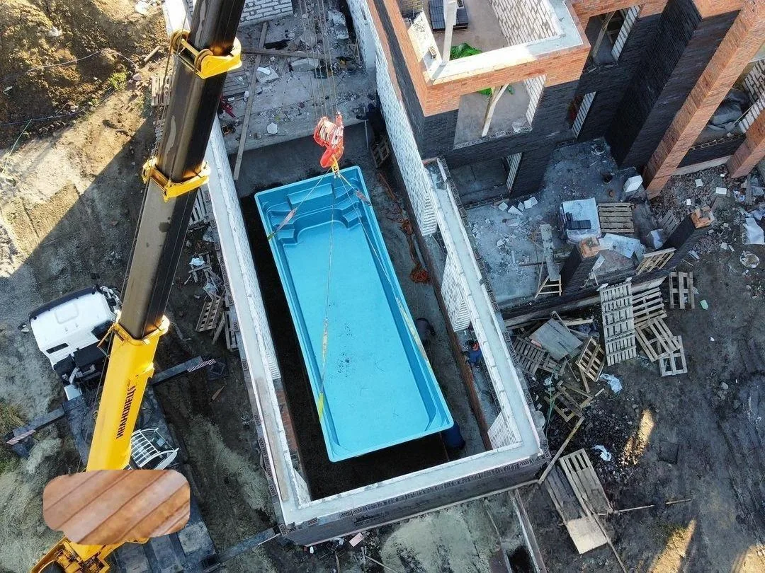 Laguna 9 — зона отдыха у бассейна в Тюмени