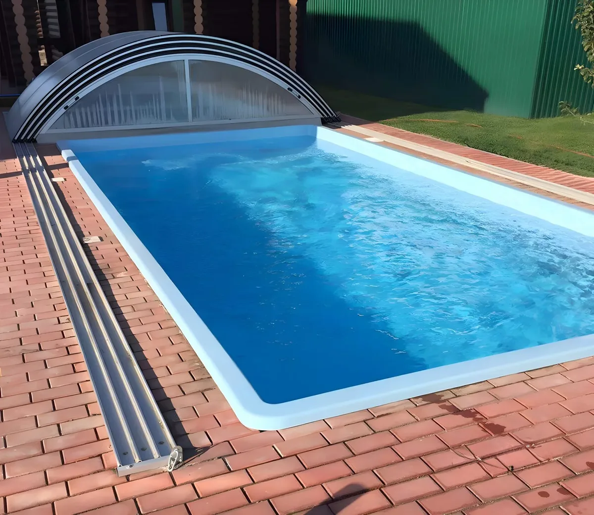 Laguna 7 — вечернее освещение в Тюмени